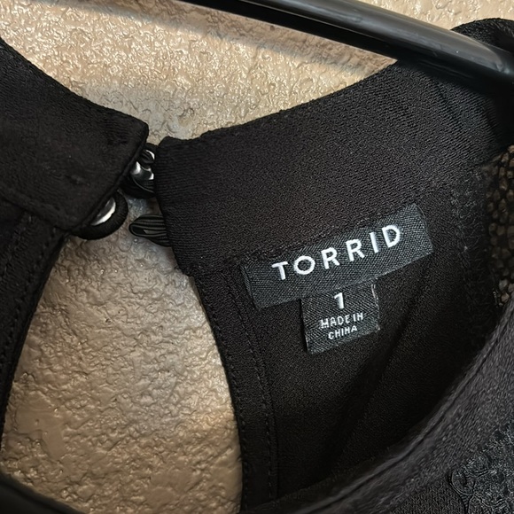 Studio Crepe Jersey Mock Neck Lace Inset Top - Picture 7 of 10